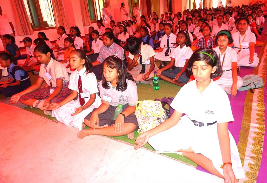 श्रेष्ठ कार्यों की सूची को देख पेरेंट्स भी बोले हम भी श्रेष्ठ कार्य कर दुआएं लेंगे ...