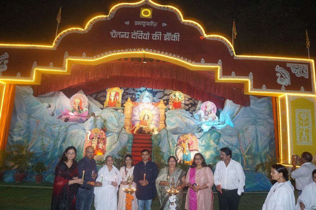 चैतन्य देवियों की झांकी बनी आकर्षण का केंद्र...