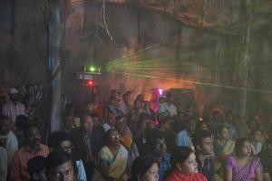 36 LAZER SHOW AOUDIANCE (11)