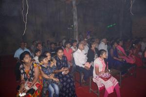 36 LAZER SHOW AOUDIANCE (13)
