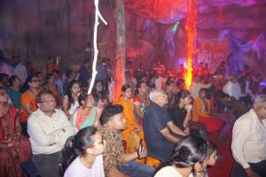 36 LAZER SHOW AOUDIANCE (22)