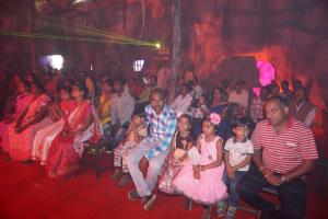 36 LAZER SHOW AOUDIANCE (24)