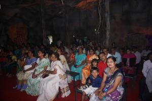 36 LAZER SHOW AOUDIANCE (3)