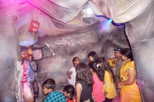 37 Jhanki Defrent Places With Aoudiance (5)
