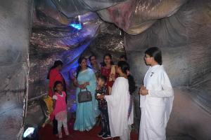 37 Jhanki Defrent Places With Aoudiance (9)